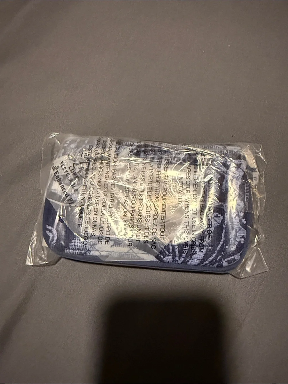 Vera Bradley Iconic Jen Zip ID in Indio Blue Floral - Picture 2 of 3
